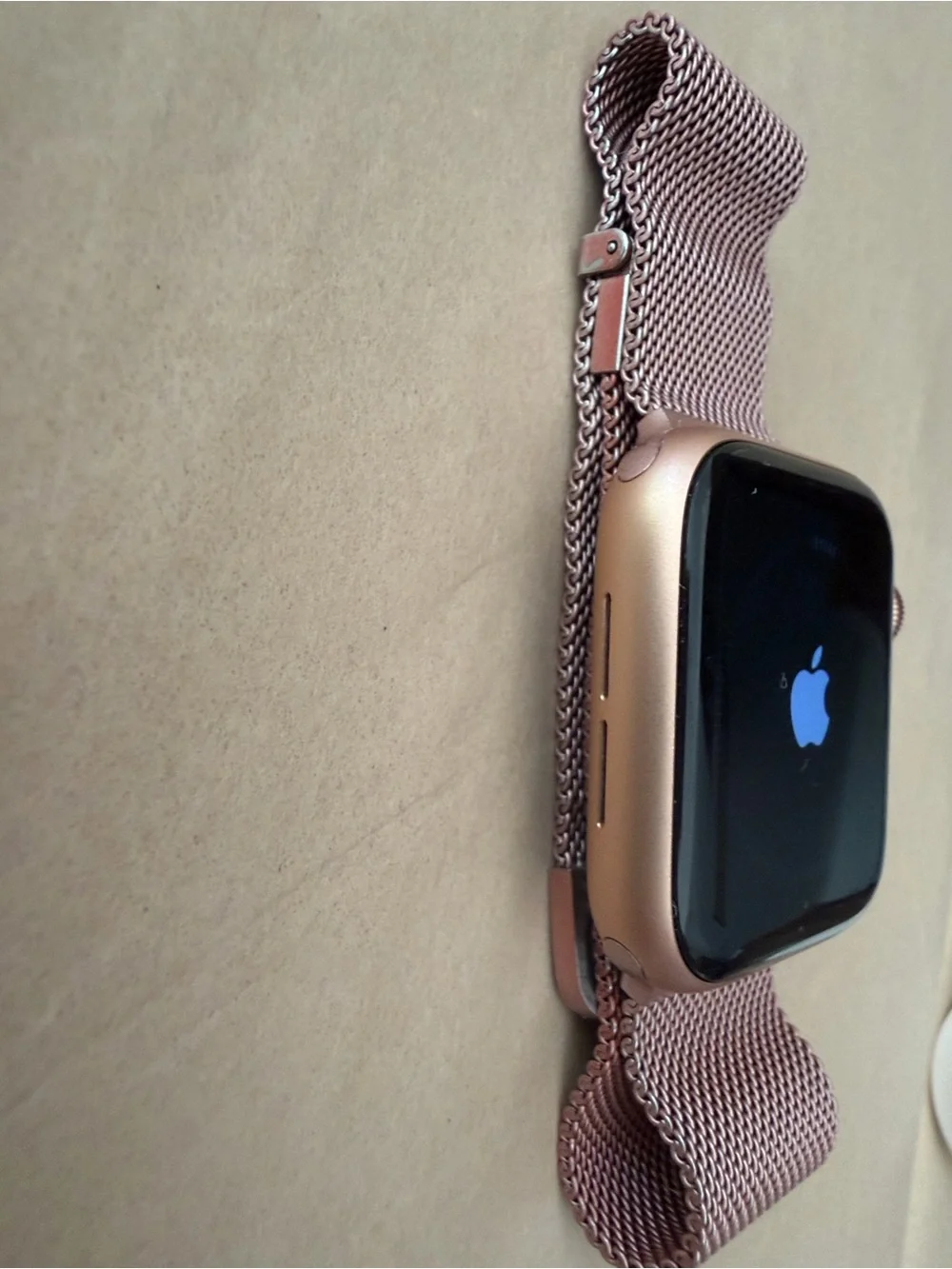 Apple Rose Gold Smartwatch with Rose Gold Milanese Band